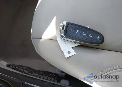 2016 Ford Escape Titanium z USA, uszkodzony, nr VIN 1FMCU9J91GUC53569